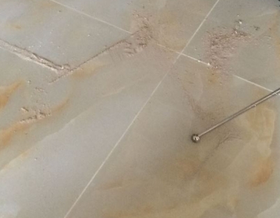 长子瓷砖空鼓维修公司分享粘合剂选择不当在瓷砖铺贴过程中可能导致以下问题
